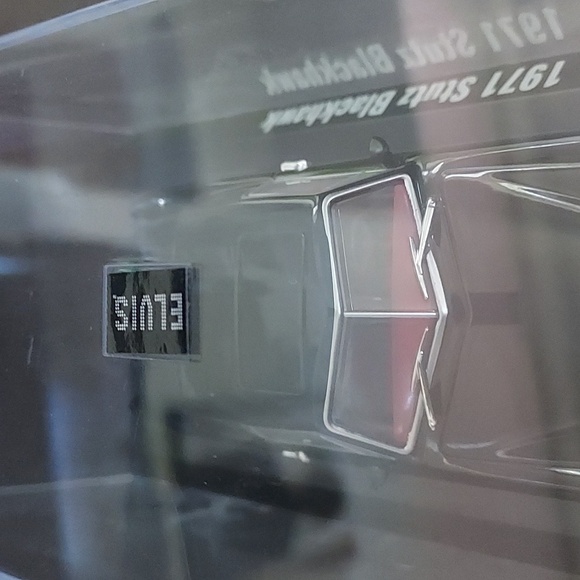 Elvis commemorative Blackhawk - Picture 9 of 10